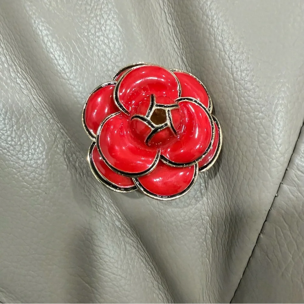 Vintage inspired rose brooch